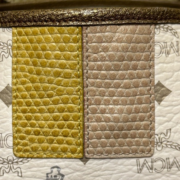 MCM Visetos Princess Lion Tote Bag w/COA Approx. 14 x 11 x 5.5 - Picture 8 of 17